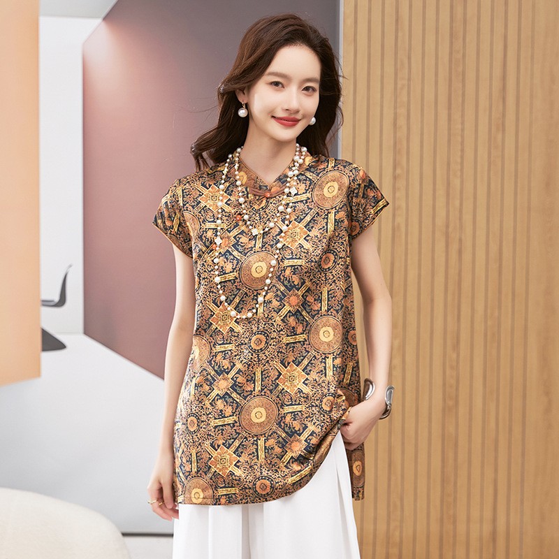 Shirts - بلوزة نسائية بأكمام قصيرة وياقة مستديرة،