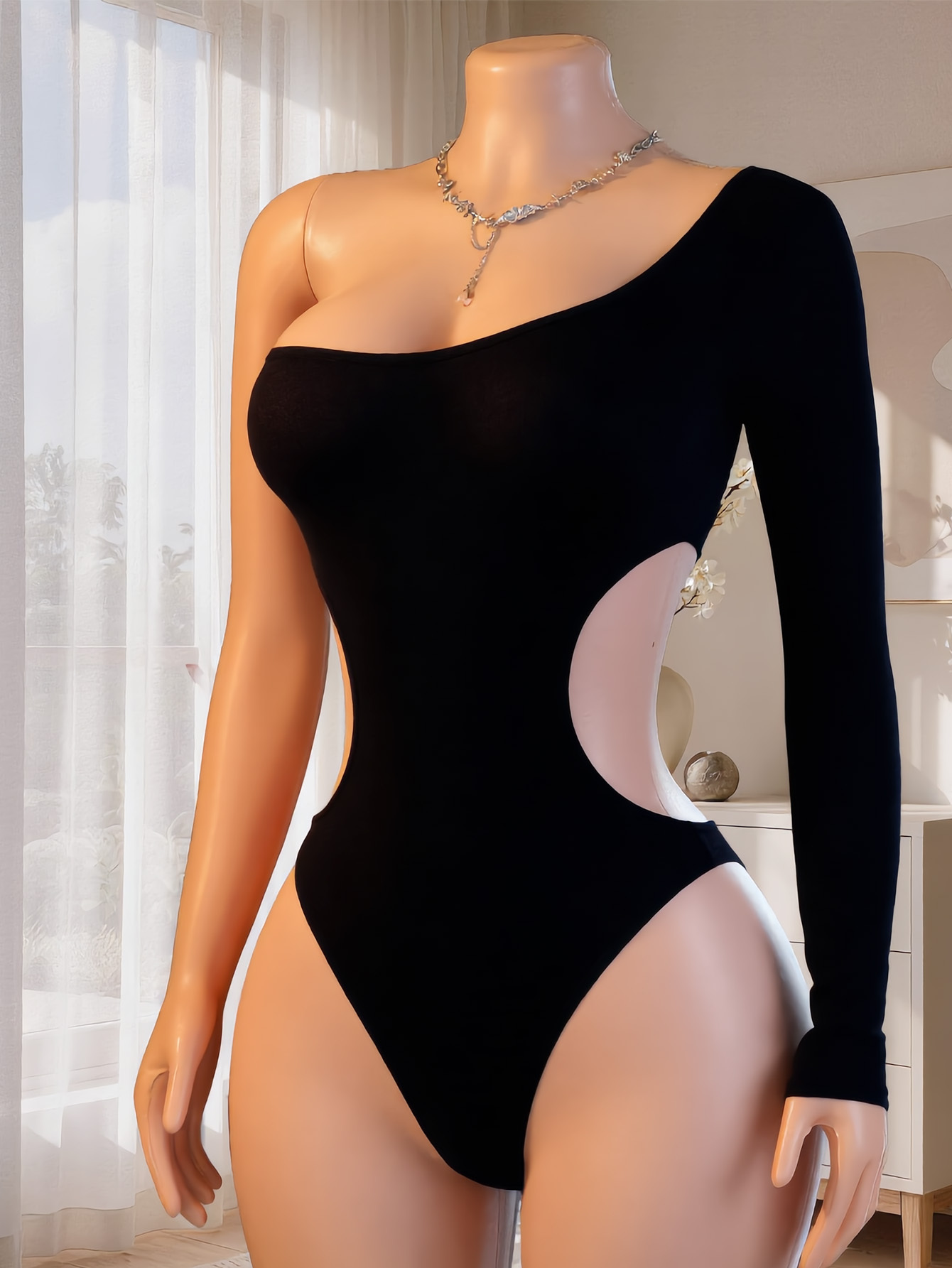 Underwear - بودي سوت نسائي بكتف واحد وأكمام