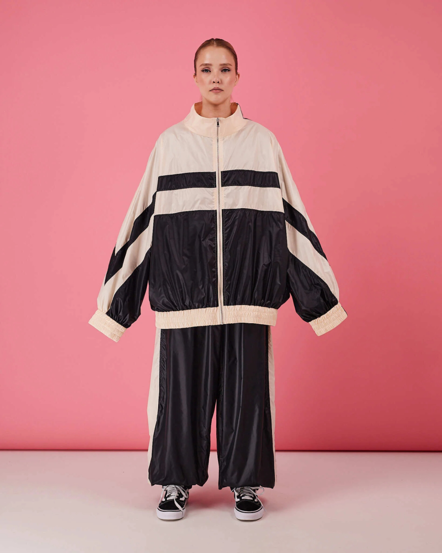Jackets - طقم نسائي من قطعتين من الساتان