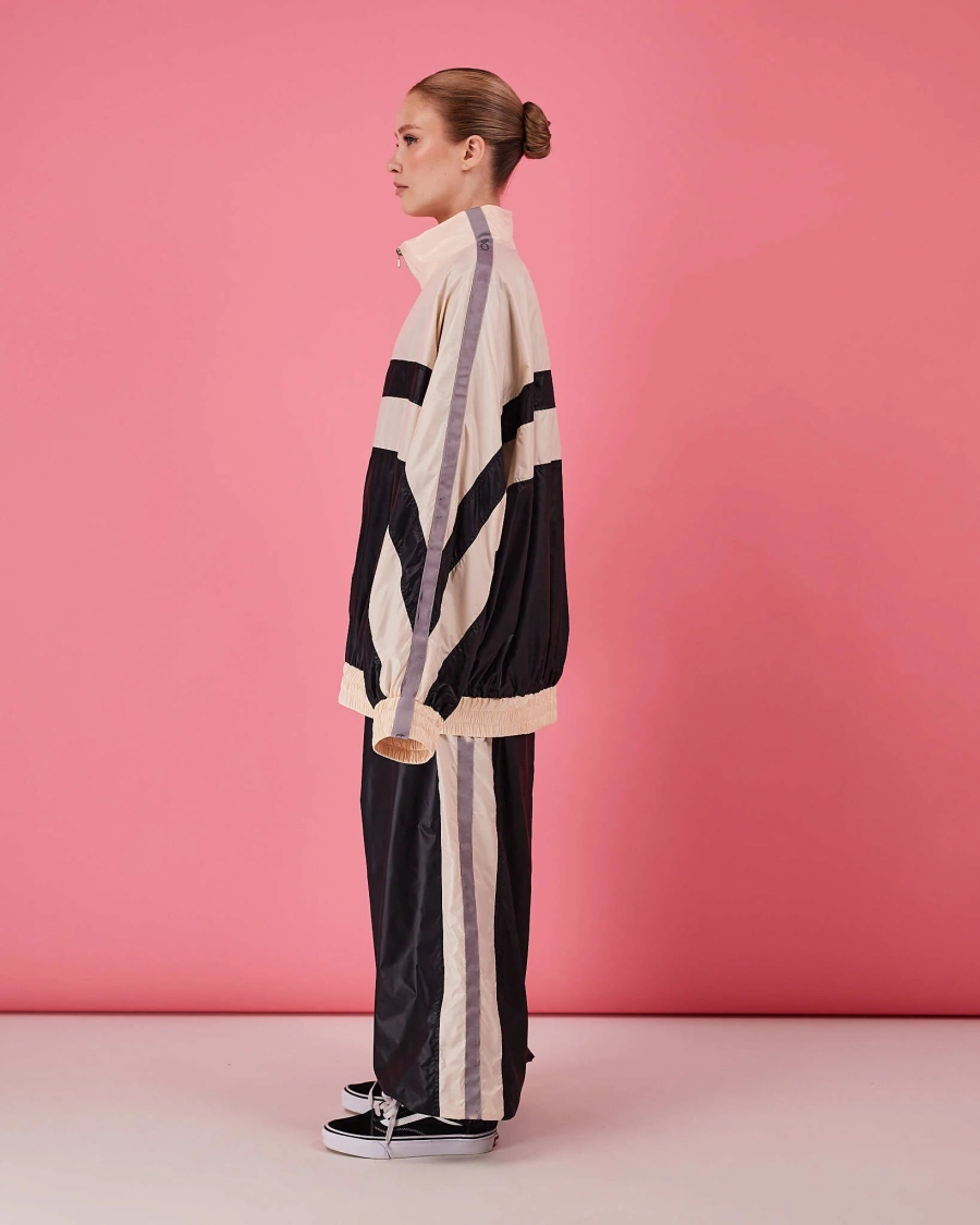 طقم نسائي من قطعتين من الساتان - مراجعة Jackets وسعره