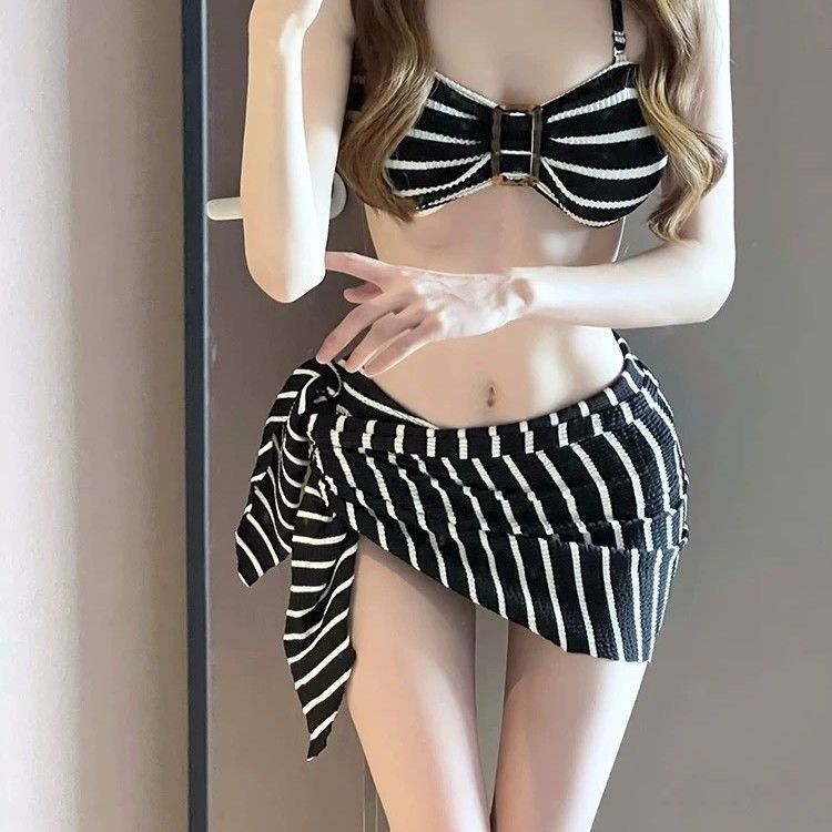بدلة سباحة نسائية صيف 2026، مل - مراجعة Suits وسعره
