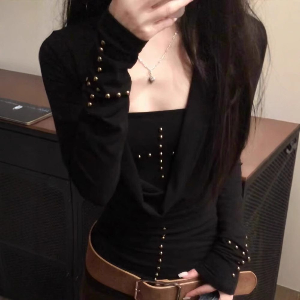 طقم تي شيرت بأكمام طويلة بتصمي - مراجعة Shirts وسعره