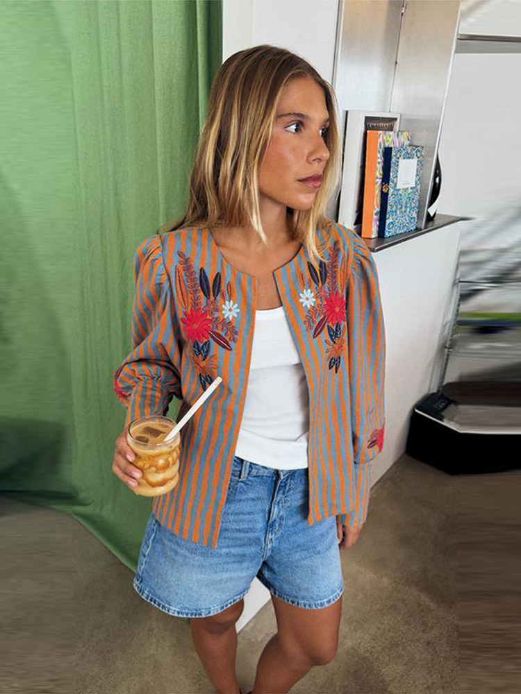 جاكيت نسائي جديد لخريف 2026 مط - مراجعة Jackets وسعره